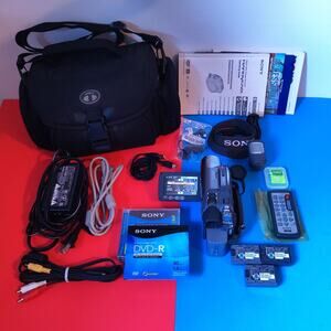 Sony Handycam DCR-DVD305 Mega Pixel 12x Optical Zoom Bag & Cables TESTED BUNDLE
